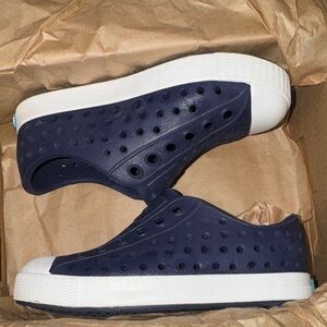 Native size 7 toddler Jefferson Kids Navy Blue Sneakers shoes sandals water